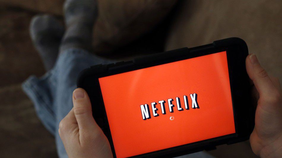 تحديث في تطبيق Netflix للاندرويد يسمح بحفظ الافلام على كارت الذاكرة 1