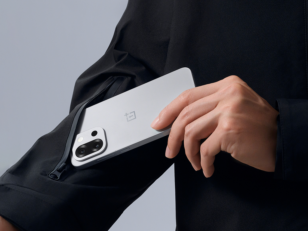 هاتف OnePlus 13T ينطلق بهذه المواصفات